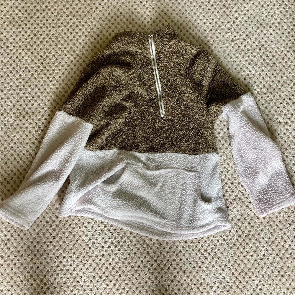 Sherpa quarter zip! Two toned.